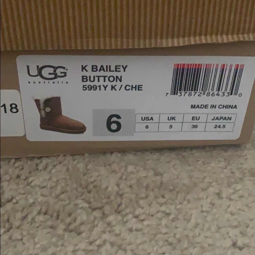 Bailey Button Uggs - image 5